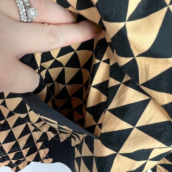 Black Scale Lightweight Triangle Geometric Print Jacket Size Medium M EUC D2135 - Picture 6 of 11